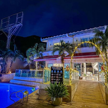 Hotel Kaamu ตากังกา ภายนอก รูปภาพ